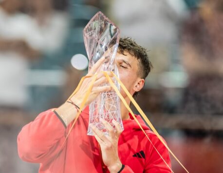 Novak Djokovič ocenil komplexného Menšíka po tom, ako mu v šokujúcom finále Miami Open unikol 100. titul